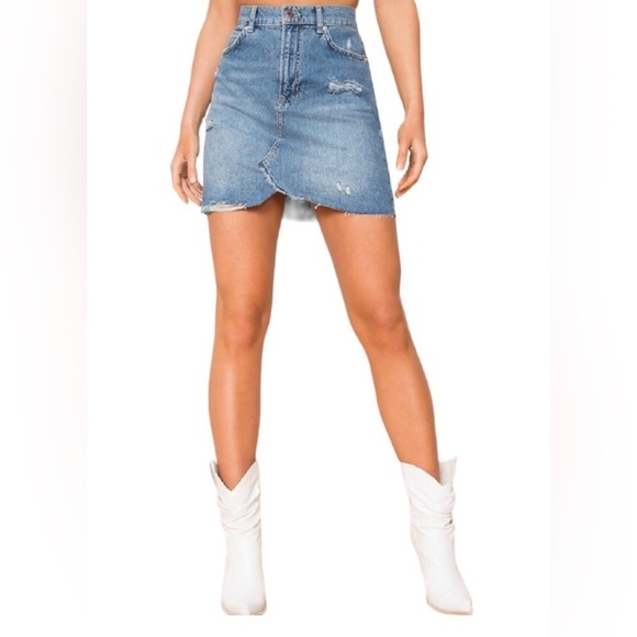 We the Free Free People Hallie Distressed Denim Skirt in Blue Women’s Sz 25 - Picture 2 of 10
